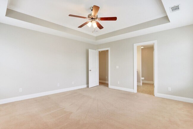 Building Photo - 4 Bed/2.5 Bath in Richmond Hill!