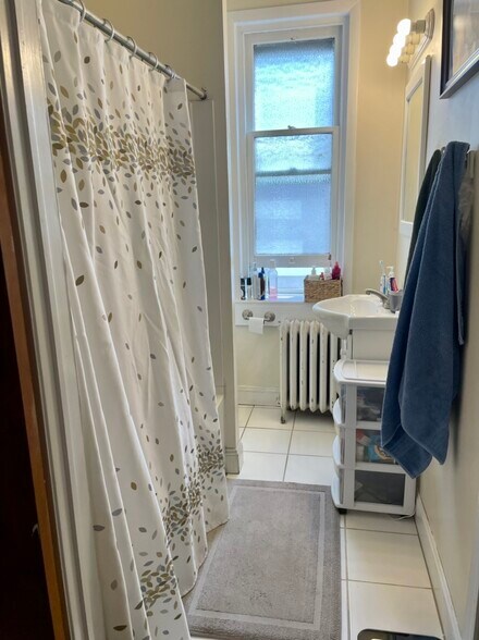 Building Photo - 2119 S 16th St