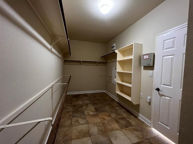 Building Photo - 15224 Interlachen Dr