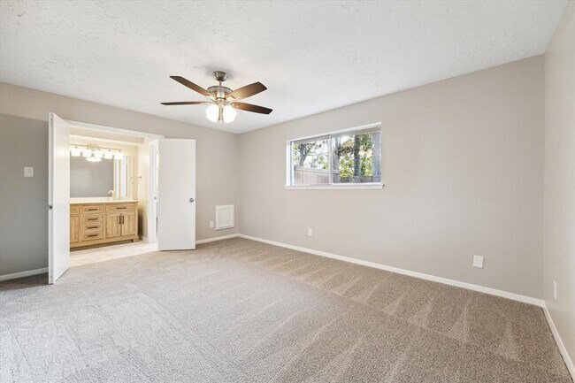 Building Photo - 22811 Cranberry Trail