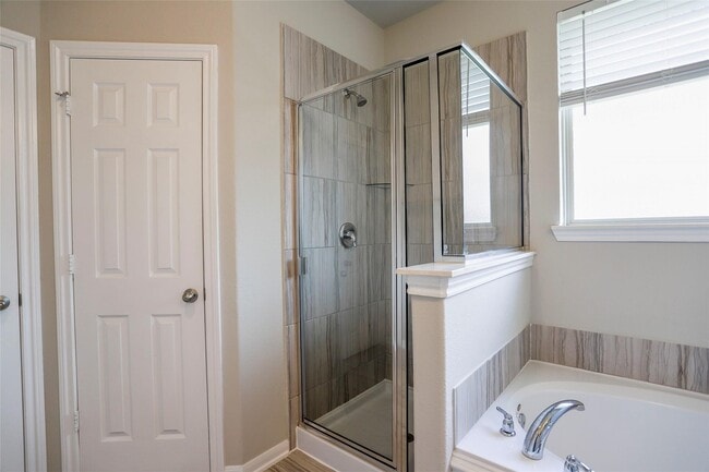 Building Photo - 26046 Quiet Field Ct