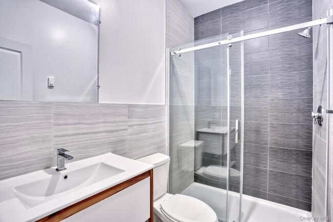 Building Photo - 962 US-9W