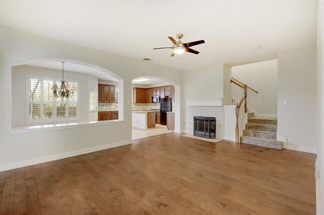 Building Photo - 1821 Village Oak Ct