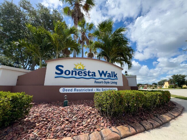 Building Photo - 3 bedroom, 2 bathroom townhome in Sonesta ...