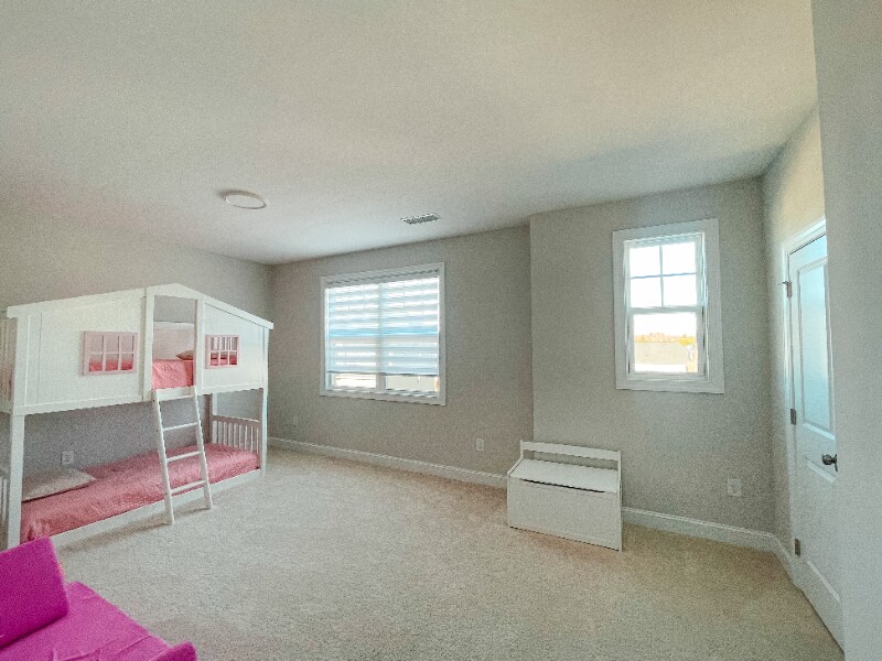 Building Photo - 121 Sweet Briar Ln