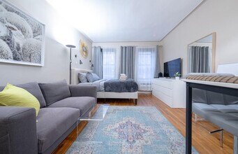 Building Photo - 328 E 74th St