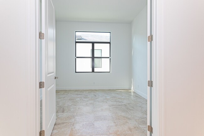Building Photo - 9155 SW Esule Way