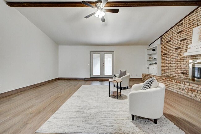 Building Photo - 1030 Walsh Ln