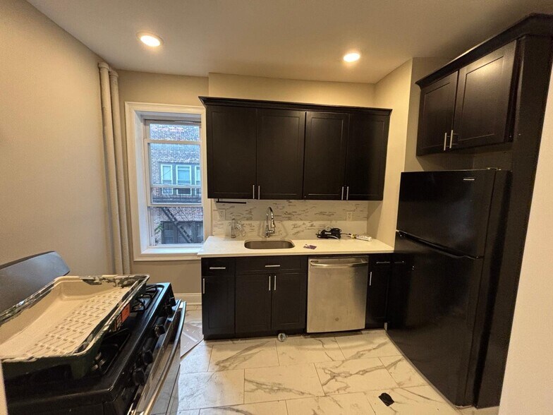 Building Photo - 158 Bergen Ave
