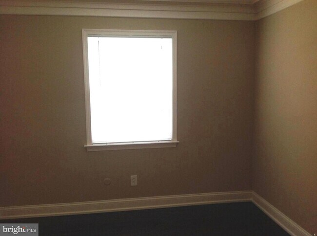 Building Photo - 298 Birch Dr