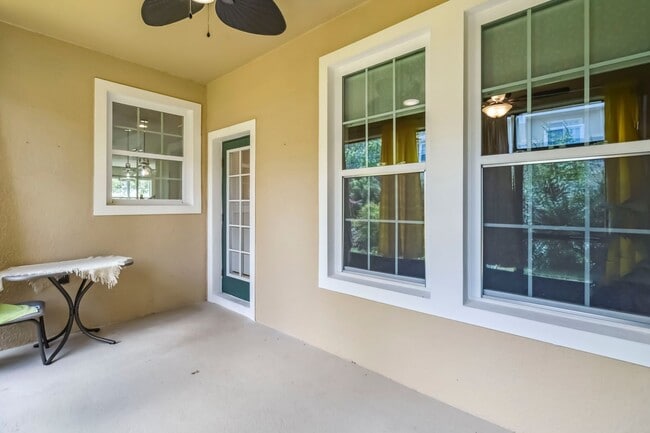 Building Photo - Beautiful 4/2.5 Townhome for Rent in Harmo...