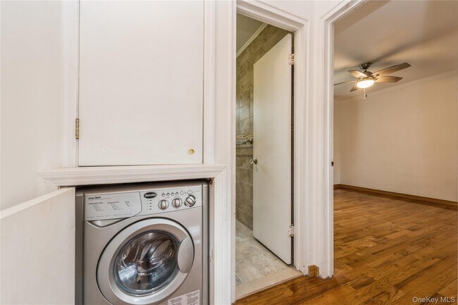 Building Photo - 260-40-260-74 74th Ave