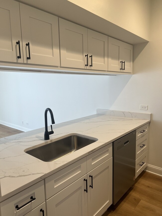 Building Photo - 1146 Regency Dr