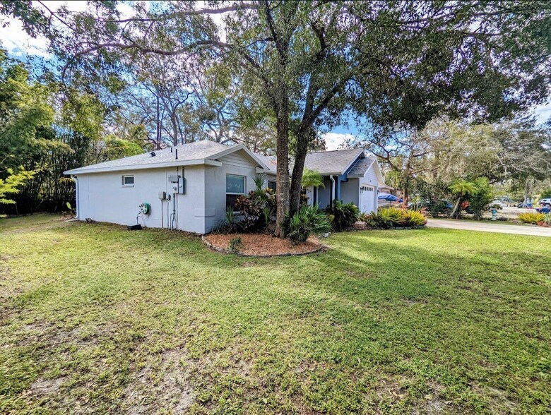 Building Photo - 4217 Malden Dr