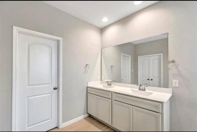 Building Photo - 18102 Humber River Ln