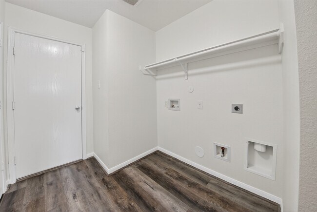 Building Photo - 15019 Trinity Meadow Dr