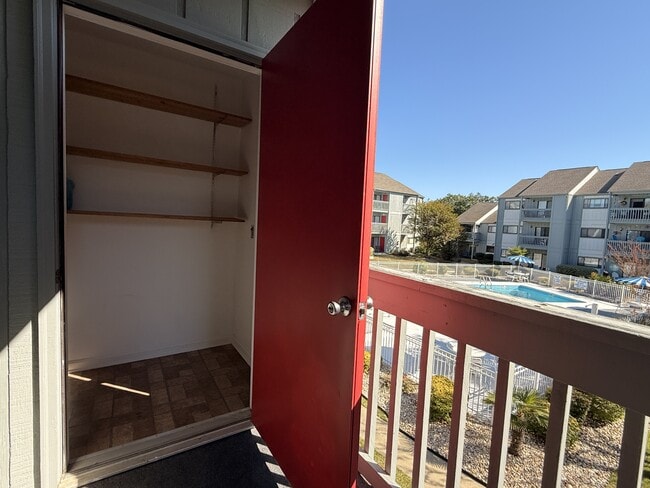 Building Photo - 7700 Porcher Dr