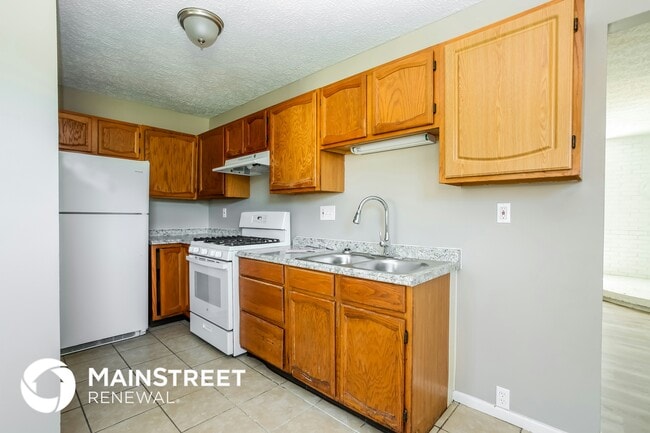 Building Photo - 1305 Coburg Rd