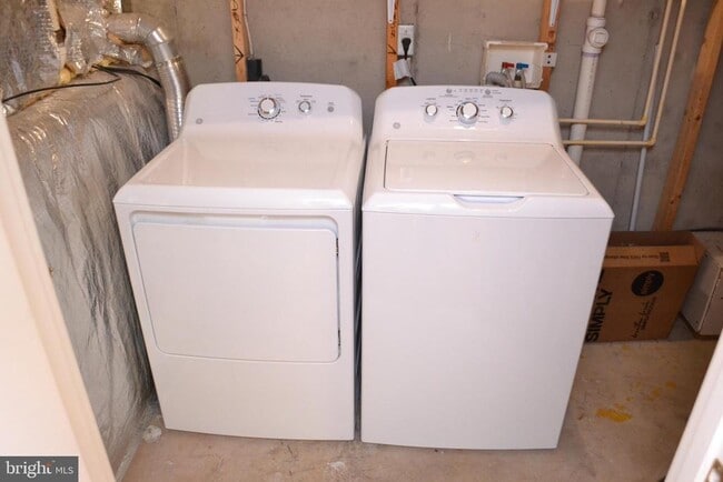 Building Photo - 1725 Emory St