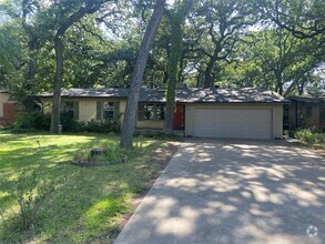 Building Photo - 1413 Oak Lea Dr
