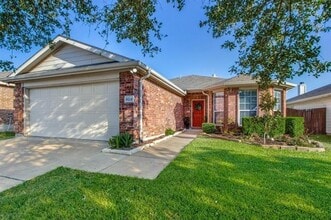 Building Photo - 820 Bamboo Dr