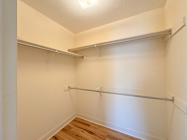 Building Photo - 1001 Bradford Way