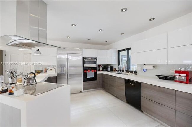 Building Photo - 20375 NE 22nd Pl