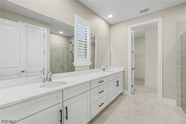 Building Photo - 44489 Panther Dr