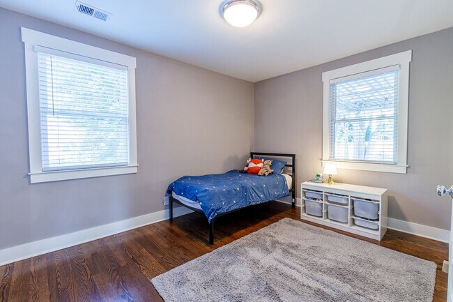 Building Photo - **APPLICATIONS APPROVED!**  Beautiful East Nashville Home on Porter for Lease!!