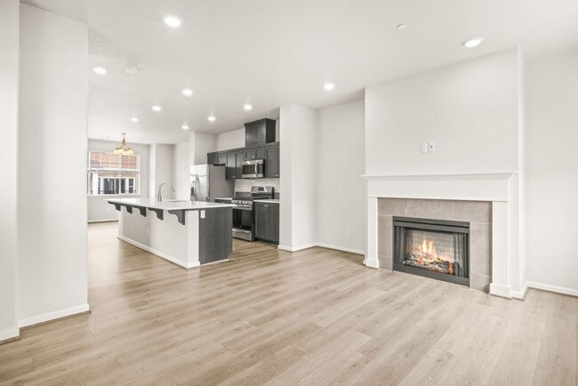 Building Photo - 7163 NW Eleanor Ave