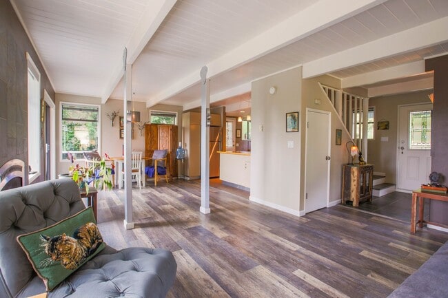 Building Photo - Lovingly Maintained with Designer Finishes...