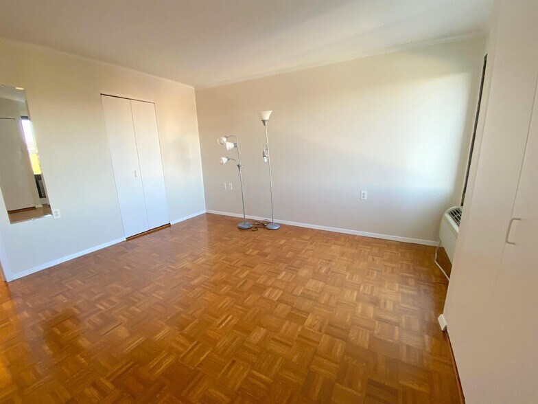 Building Photo - 1105 Massachusetts Ave