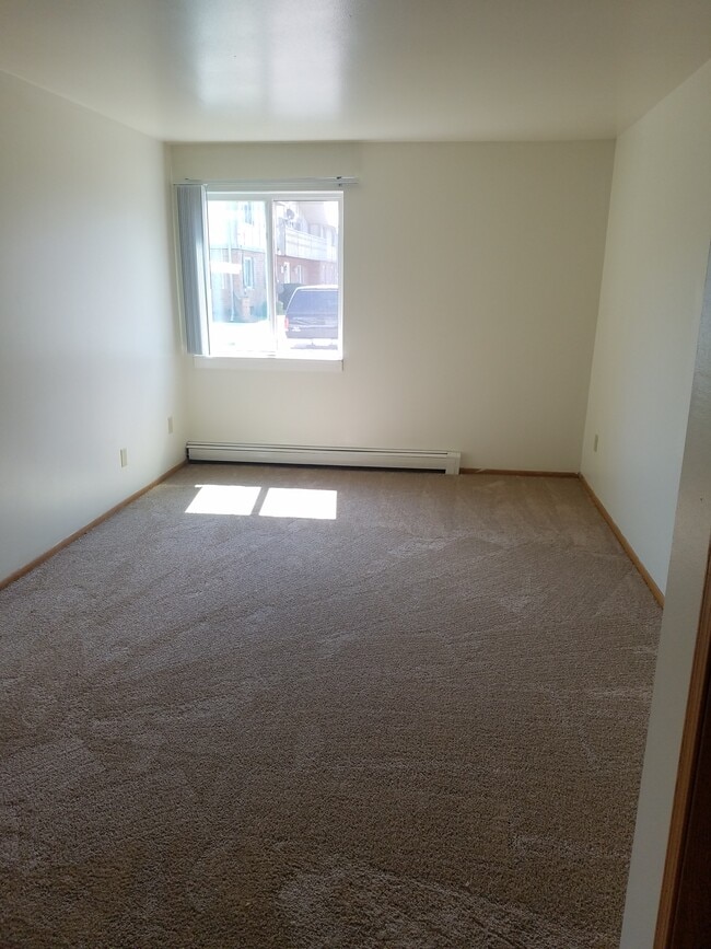 Building Photo - 135 N Peters Ave