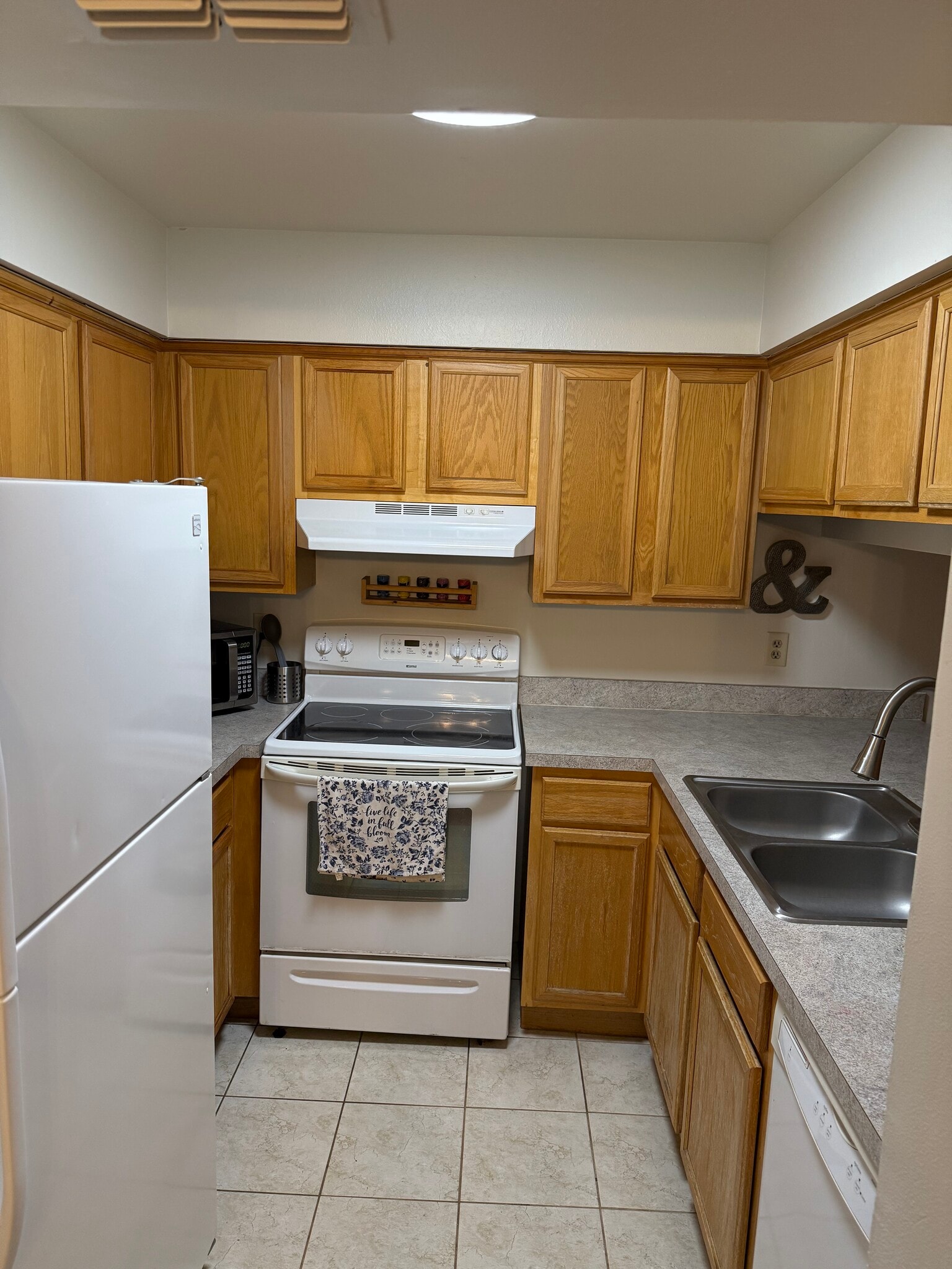 Building Photo - 5238 Sunridge Palms Dr