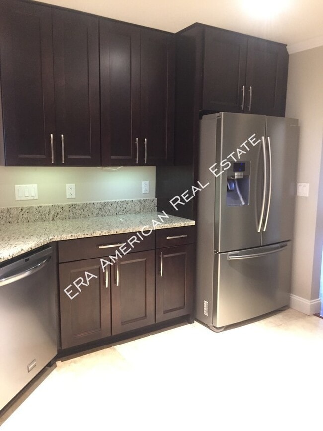 Building Photo - 53 Hillcrest Dr