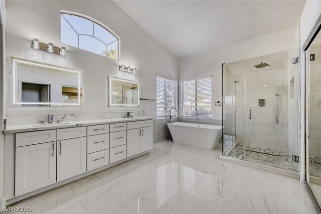 Building Photo - 1716 Tesara Vista Pl