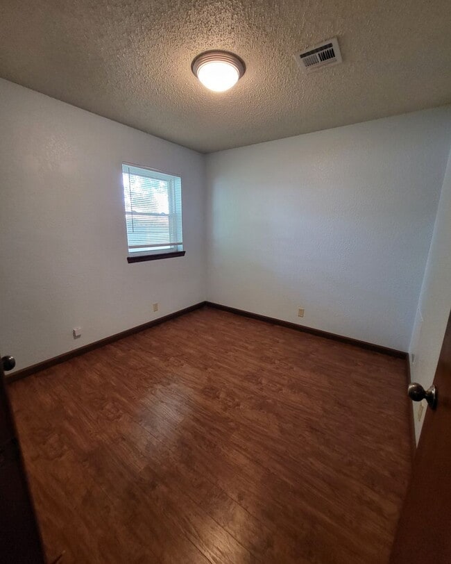 Building Photo - Welcome Home!!!