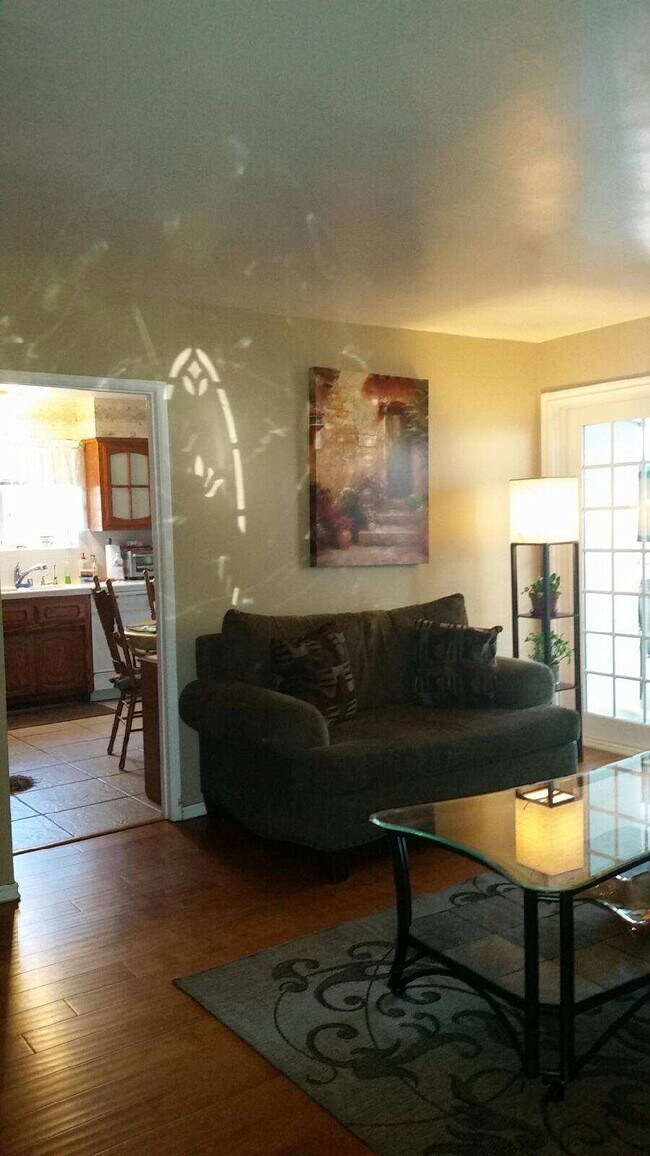 Building Photo - Room Rental Glendora