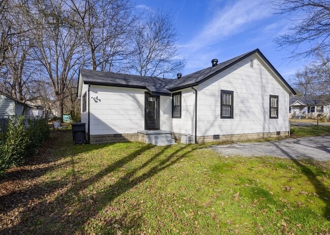 Building Photo - 709 East St