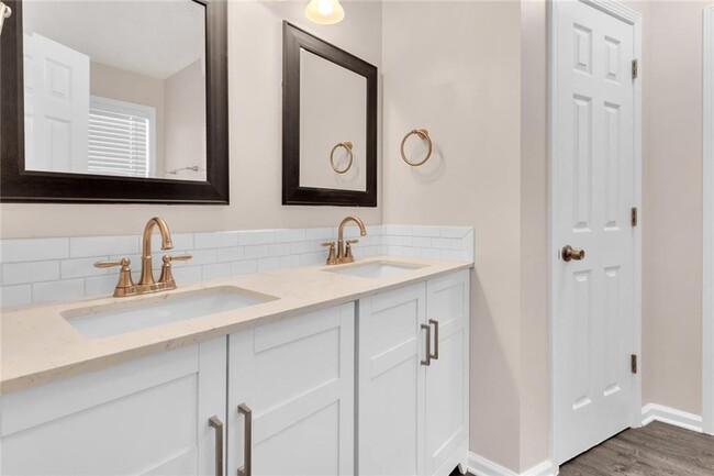 Building Photo - 826 Grindstone Ct