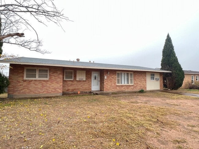 Building Photo - 3305 Thomas Ave