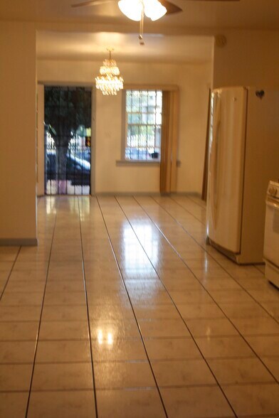 Living room - 4019 E 16th St