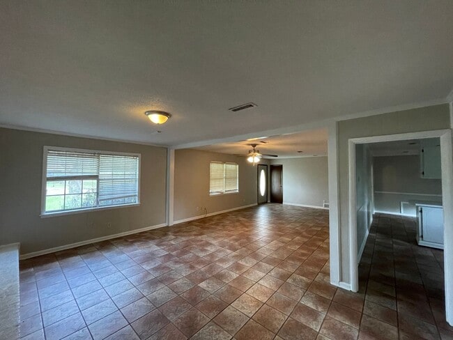 Building Photo - Shadows Acres.. New Flooring..New Paint.....