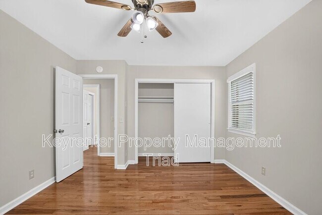 Building Photo - 5108 Lakeshore Ct