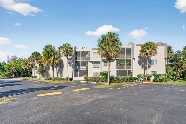 Building Photo - 3100 Riverside Dr