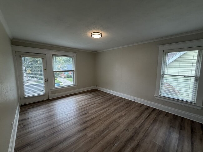 Building Photo - 4417 Eastway St