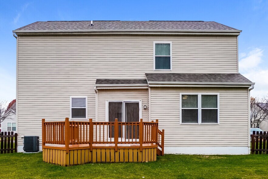 Building Photo - 591 Bettmann St