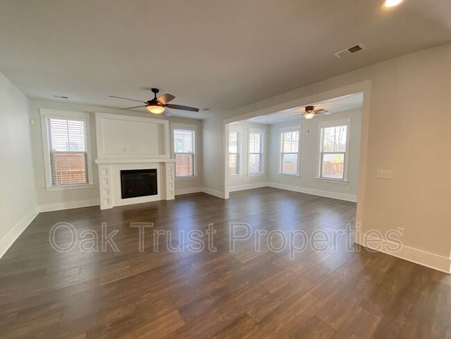 Building Photo - 225 Scholar Way