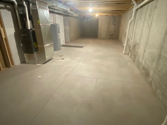 Building Photo - 974 Kate Ave
