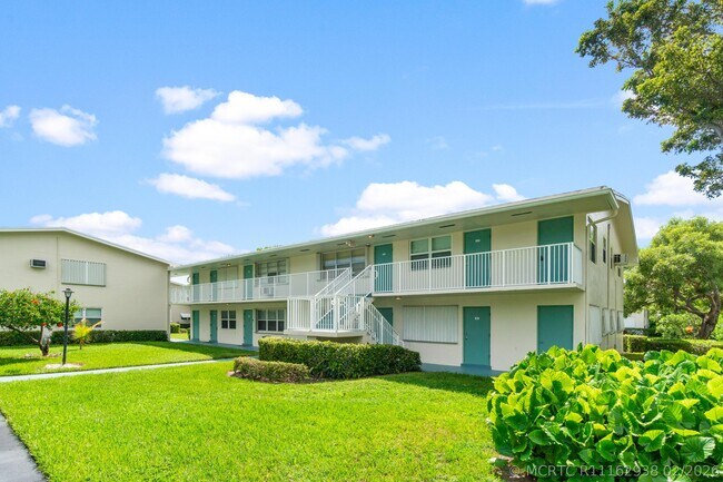 Building Photo - 340 Horizon W